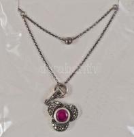 Ezüst (Ag) nyaklánc markazitos, szintetikus rubinos medállal, jelzett, h: 40-47 cm, bruttó:
