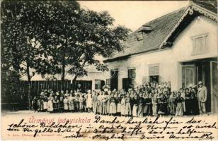 1900 Ürmény, Urmin, Mojmírovce; Leányiskola. N. Kuss felvétele / girls' school (EK)