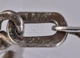 Ezüst (Ag) venezianer nyaklánc zöld köves medállal, h: 41 cm, bruttó: 5,34 g