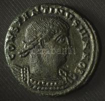Római Birodalom 334-335 / II. Constantinus / Siscia / Follis (2,84g) T:XF Roman Empire 334-335 / Constantine II / Siscia / Follis "CONSTANTINVS IVN NOB C / GLOR-IA EXERC-ITVS - dot epsilon SIS dot" two soldiers holding spears and shields on either side of two standards (2,84g) C:XF RIC VII 236