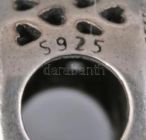 Ezüst(Ag) köves charm Pandora jelzéssel, bruttó: 3,57 g