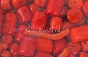 Vegyes korall gyöngy tétel, különböző méretű szemekkel, 85 gr