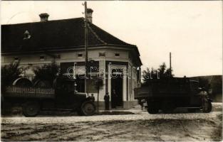 1932 Orosháza, Grossmann Emil italmérése, Kőbányai Polgári Sörraktár teherautója hordóban szállított...