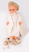 Retro játékbaba, ruhákkal, cipővel m: 54 cm