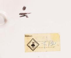 Iparművészeti kínáló, terv: komlós Testvérek, jelzett, karcokkal, d: 22 cm, m: 7 cm