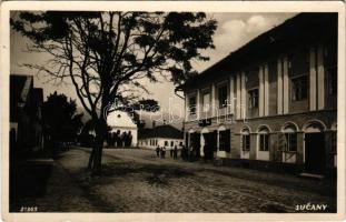 Szucsány, Sjucsány, Sucany; Fő tér, templom, Strelinger M. József üzlete és saját kiadása / square, church, shop