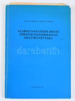 Mező András - Németh Péter: Szabolcs-Szatmár megye történeti-etimológiai helységnévtára. Az egyik szerző, Németh Péter (1941- ) történész, régész által Dienes István (1929-1995) régész, muzeológus részére DEDIKÁLT példány! Benne egy lapon Dienes István jegyzeteivel. Nyíregyháza, 1972, Szabolcs-Szatmár Megyei Tanács V.B. Művelődési Osztálya, 158+2 p.+1 (kihajtható térkép) t. Kiadói papírkötés, kopott borítóval.