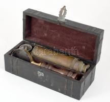 cca 1900 Antik távcső, nagyító és iránytű, fa dobozban, 22x9 cm