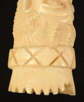 Antik afrikai faragott csont figura, m: 10 cm