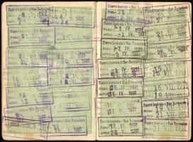 1930 Magyar Királyság által kiállított fényképes útlevél Lukcsics Pálné részére, csehszlovák vízumok...