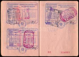 1975 Magyar Népköztársaság által kiállított fényképes útlevél Lukcsics Pálné részére