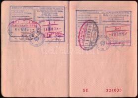 1975 Magyar Népköztársaság által kiállított fényképes útlevél Lukcsics Pálné részére