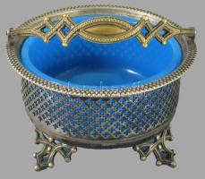 cca 1880-1900 Vajkínáló edény, opalinüveg betéttel. Ezüstözött alpakka, opalinüveg, osztrák vagy cse...