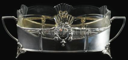 cca 1910 Szecessziós ezüst (Ag) kínáló, eredeti üveg betéttel. Jelzett, Bécs, 1872-1922 közötti fémj...