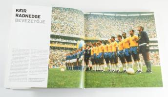 Kier Radnedge: A futball enciklopédiája. Bp., 2011, Ventus Libro. Kiadói kartonált papírkötés, kiadó...