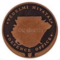 2000 k. "Védelmi Hivatal / Magyar Köztársaság" bronz emlékérem tokban. Szign.: Bozó Gyula (42,5mm) T:PP