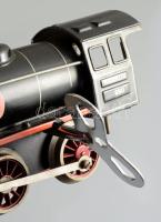 Märklin fém játék mozdony 880 és fűtőkocsi, kulcsos, jelzett, működik, jó állapotban, egy sínnel és ...