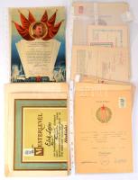 1897-1991 Vegyes okmány tétel: fényképész mesterlevél, szocreál emléklapok, bizonyítványok, stb.