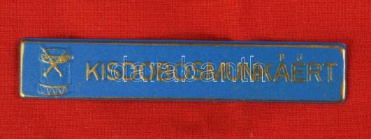 Úttörő felszerelés: öv csattal, kendő (2 db), síp (2db), "Kiváló kisdobos munkáért" fémlap