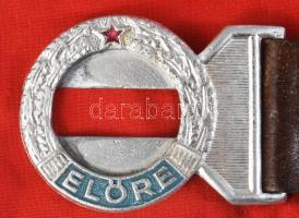 Úttörő felszerelés: öv csattal, kendő (2 db), síp (2db), "Kiváló kisdobos munkáért" fémlap