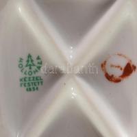 Hollóházi Matyónő. Jelzett, kézzel festett, égetési nyomokkal az alján, m: 29,5 cm