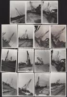 Vasúti építkezés/teherrakodás emelődarukkal, 15 db fotó, jelzés nélkül, 9,5x6,5 cm