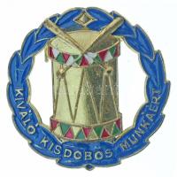 1970 k. "Kiváló Kisdobos Munkáért" műgyantás fém jelvény (34mm) T:XF