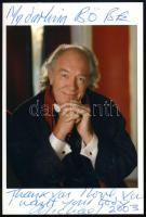 Michael Gambon (1940-2023) ír színész autográf aláírása és sorai őt ábrázoló fotón, 15x10 cm / Autograph signed photo of Michael Gambon (1940-2023) Irish actor