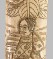 cca 1880-1900 Japán faragott csont tőr markolat, sérüléssel, m: 10-15 cm
