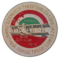 1979. "MHSZ - Szamuely Tibor Emléktúra" magyar és orosz nyelvű műgyantás, fém kitűző (30mm) T:AU