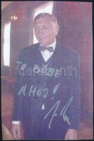 Jiří Menzel (1938-2020) cseh filmrendező, színházi rendező, színész autográf aláírása nyomtatott képen, 12x8 cm / Autograph signature of Jiří Menzel (1938-2020) Czech film and theater director, actor