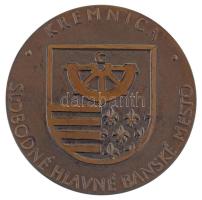 Szlovákia 1980. "Kremnica Slobodné hlavné banské mesto / 90 rokov múzejnictva v kremnici 1980" (Körmöcbánya - Szabad Bányászati ??Főváros / 90 éves múzeumi munka Körmöcbányán 1980) kétoldalas bronz emlékérem dísztokban (60mm) Szign.:Bódi T:AU tok enyhén sérült Slovakia 1980. "Kremnica Slobodné hlavné banské mesto / 90 rokov múzejnictva v kremnici 1980" (Kremnica - Free Mining Capital / 90 years of museum work in Kremnica 1980) double-sided bronze commemorative medallion in decorative case (60mm) Sign.:Bódi C:AU case is slightly damaged