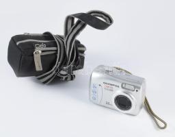 Olympus Camedia C-370 fényképezőgép, tokban.