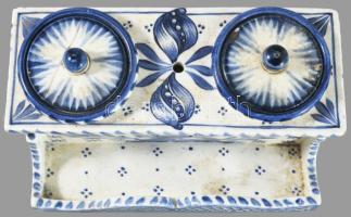 cca 1800 Schwaz kőedény kalamáris. Kék virágmintás festéssel, alján jelzett, masszába nyomott Schwaz...