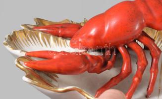 Fischer &amp; Mieg Pirkenhammer homár figurás kínáló. Jelzett, kopással, egy helyen kis repedésv...