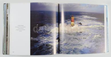 National Geographic: A tenger. Főszerk.: ifj. Vitray Tamás. Ford.: Résch Éva. Bp., 2003, Geographia,...