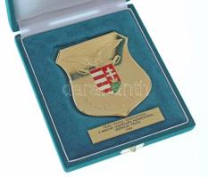 1998. "Magyar Honvédség" egyoldalas aranyozott, részben zománcfestett plakett, eredeti tok...