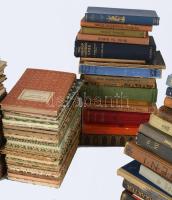 Egy banánosládányi német nyelvű könyv: mesék, útikönyvek, orvosi témájú könyvek