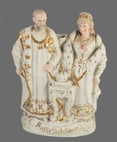 cca 1880 Kaiser Jubiäum - Ferenc József és Erzsébet királynét ábrázoló porcelán emlék. Biszkvit, kézzel festett, formaszámmal jelzett, hibátlan . 22 cm  cca 1880 Kaiser Jubiäum - porcelain souvenir depicting Franz Joseph and Queen Elisabeth. Bisque, hand-painted, marked with mold number, flawless. 22 cm