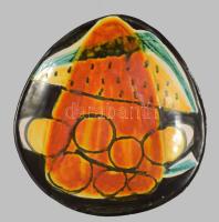 Györgyey Zsuzsa: Retró gyümölcsös tányér. Jelzés nélkül, kis mázhibával, 20x19 cm