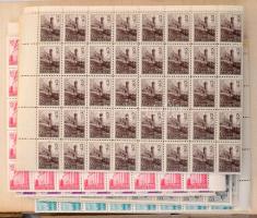 Közel 3.500 db II. világháborús külföldi bélyeg teljes és töredék ívekben: Deutsches Reich Hitler fejes forgalmi bélyegek, német megszállás a balti államokban, hozzá kevés Ausztriában felülnyomott Hitler bélyeg. Érdekes anyag!