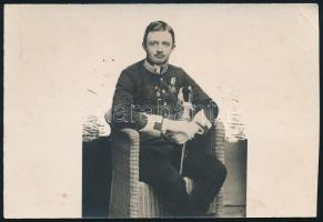 cca 1920 "Károly Ferenc József főherceg az uj trónörökös", a későbbi IV. Károly portréja, későbbi előhívás, a hátoldalán feliratozva, a sarkán törésnyommal, 11x16 cm