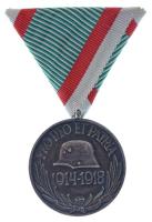 1929. "Magyar Háborús Emlékérem kardokkal, sisakkal" ezüstözött bronz kitüntetés mellszalaggal T:XF Hungary 1929. "Hungarian Commemorative War Medal with swords and a helmet" silver plated bronze decoration with ribbon C:XF NMK 418.