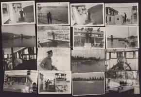 cca 1960-1970 Hajókirándulás fotói, kb. 30 db, 6x9 cm és 7x10 cm közötti méretben