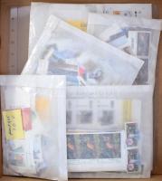 NSZK Jó névértékes anyag, több mint 1.000.- EUR névértékkel, pergamen zacskókban dobozban.