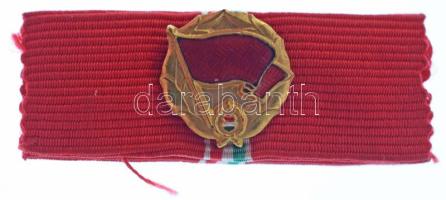 1954. "A Munka Vörös Zászló Érdemrendje" aranyozott, zománcozott bronz kitüntetés miniatűrje szalagsávval (13mm) T:AU 1954. "Red Flag Order of Labour" gilt, enamelled bronze miniature decoration, with ribbon (13mm) C:AU NMK 595.