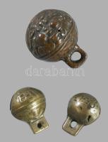 9 darabos antik tibeti szobor és kegytárgy összeállítás. 19. sz. második fele - 20. sz. első fele. V...