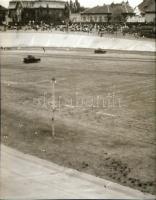 cca 1940 M. Kir. Honvédség, 35M kisharckocsik egy (sportpályán tartott) bemutatón, két felvétel 1 db...