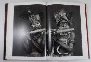 Sebastiao Salgado: Genesis. Editing, concept and design: Lélia Wanick Salgado. Köln,2013,Taschen. Se...