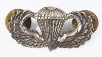 Ejtőernyős sapkajelvény, h: 4,5 cm